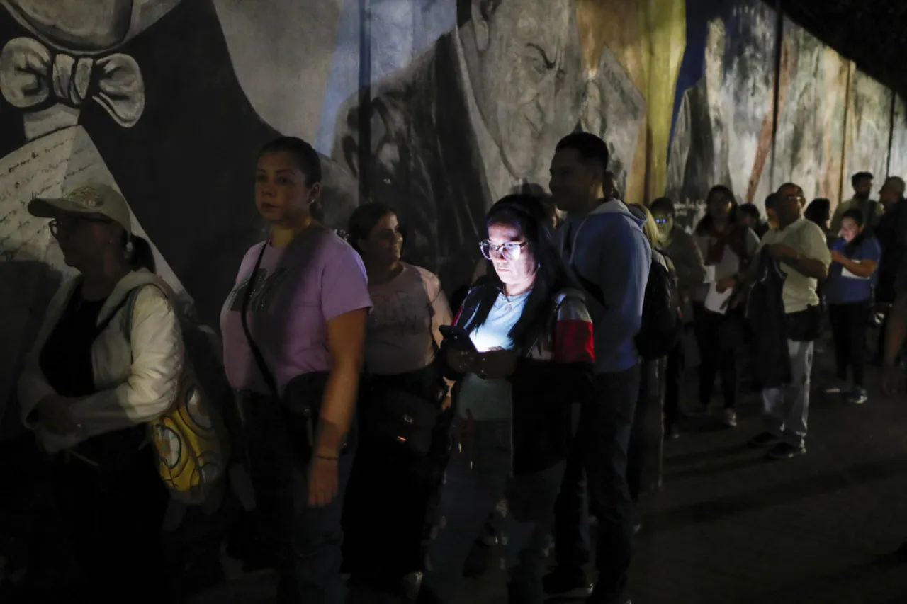 Llama oposición en Venezuela a defender el voto
