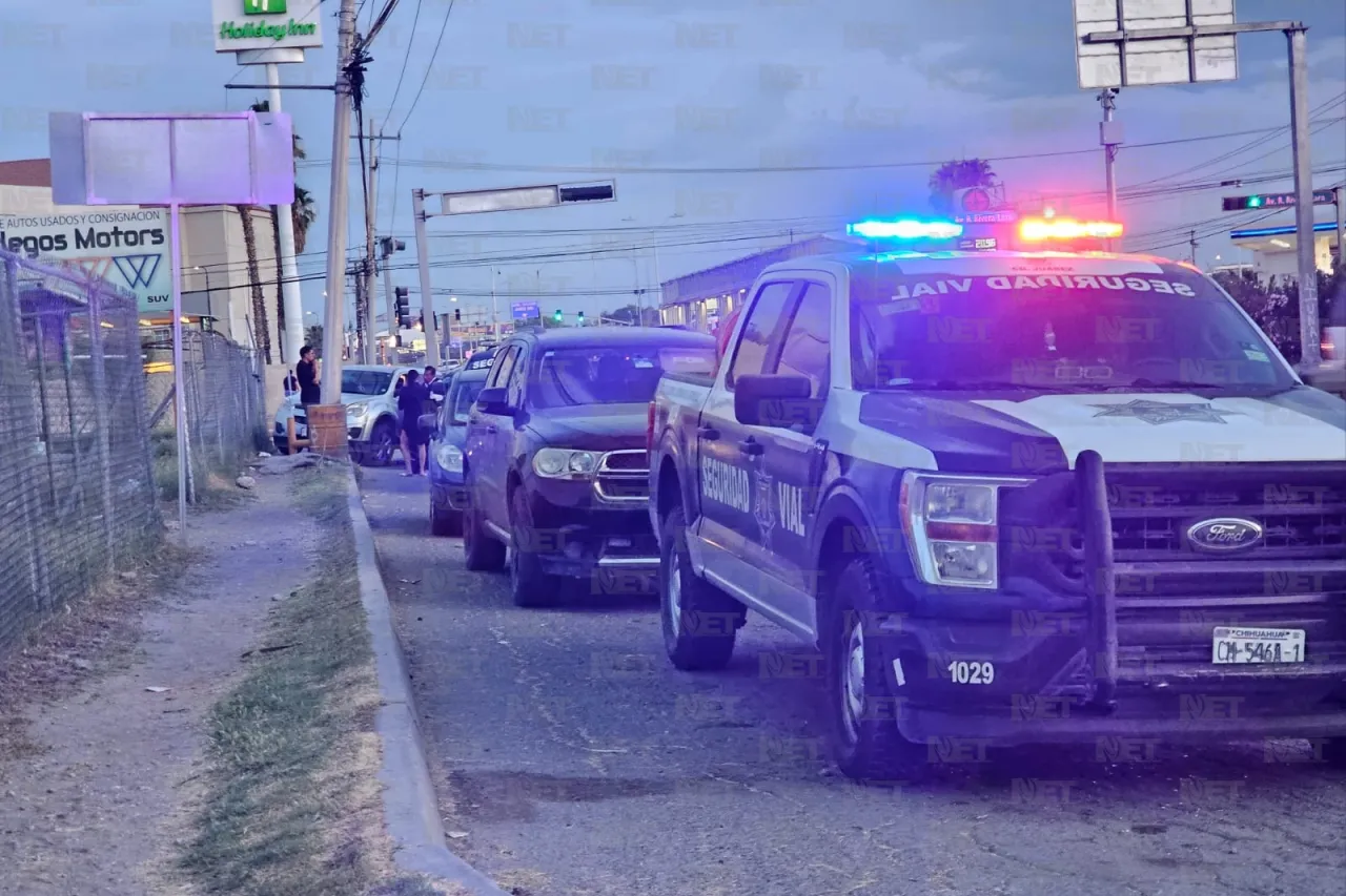 Choca Equinox por alcance a Sorento en la avenida Tecnológico