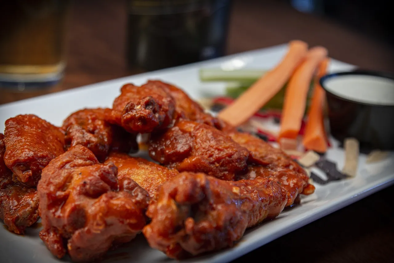 ¡Vamos por unas alitas de pollo! Hoy se conmemora este platillo
