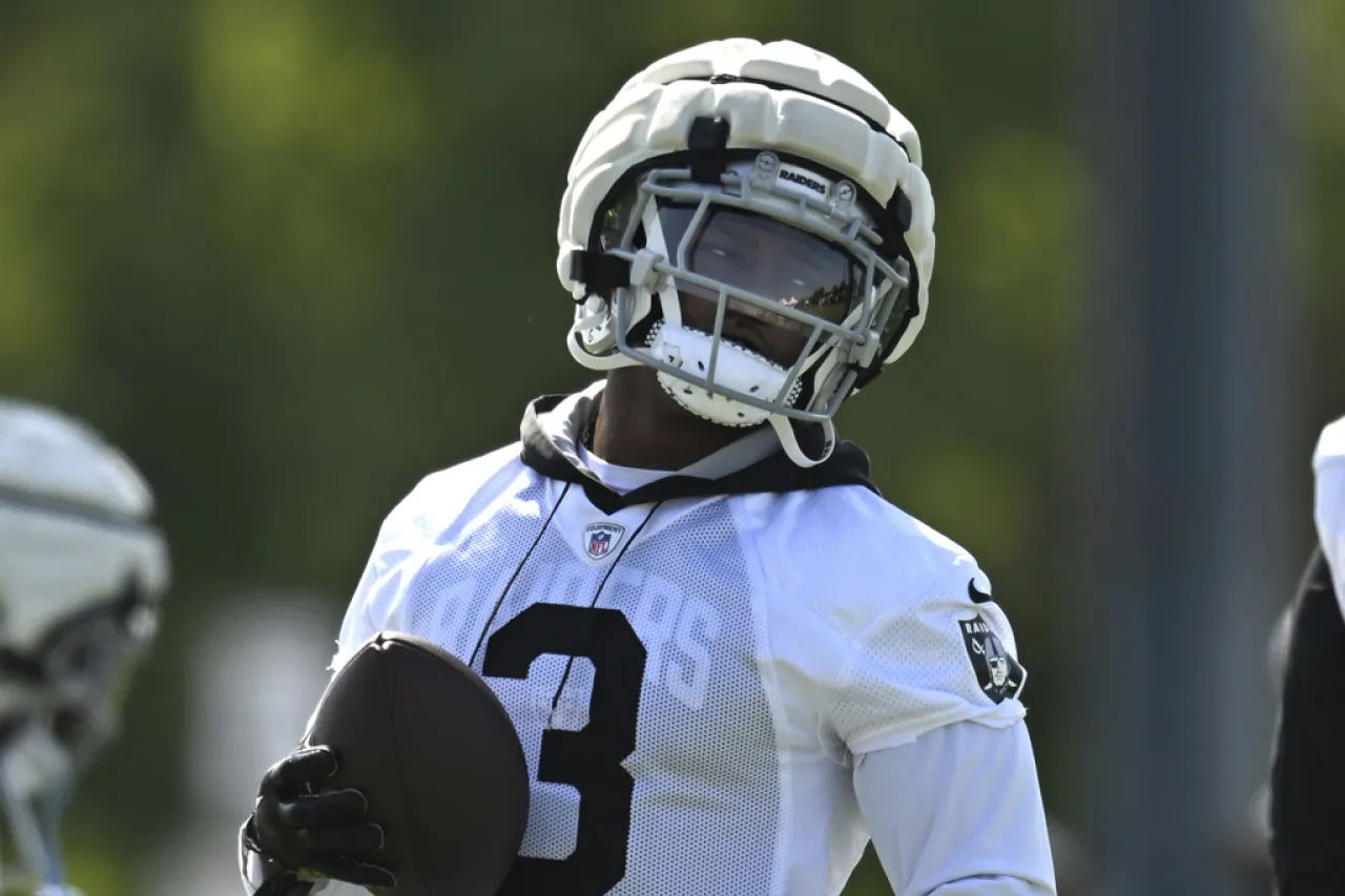 White con la oportunidad con Raiders para demostrar ser el corredor principal