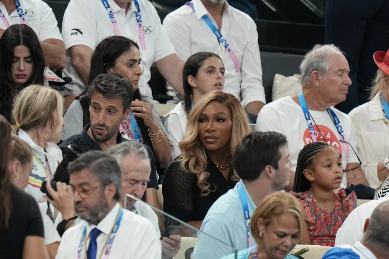 Serena Williams, Nicole Kidman y otras celebridades ven a Biles ganar el oro