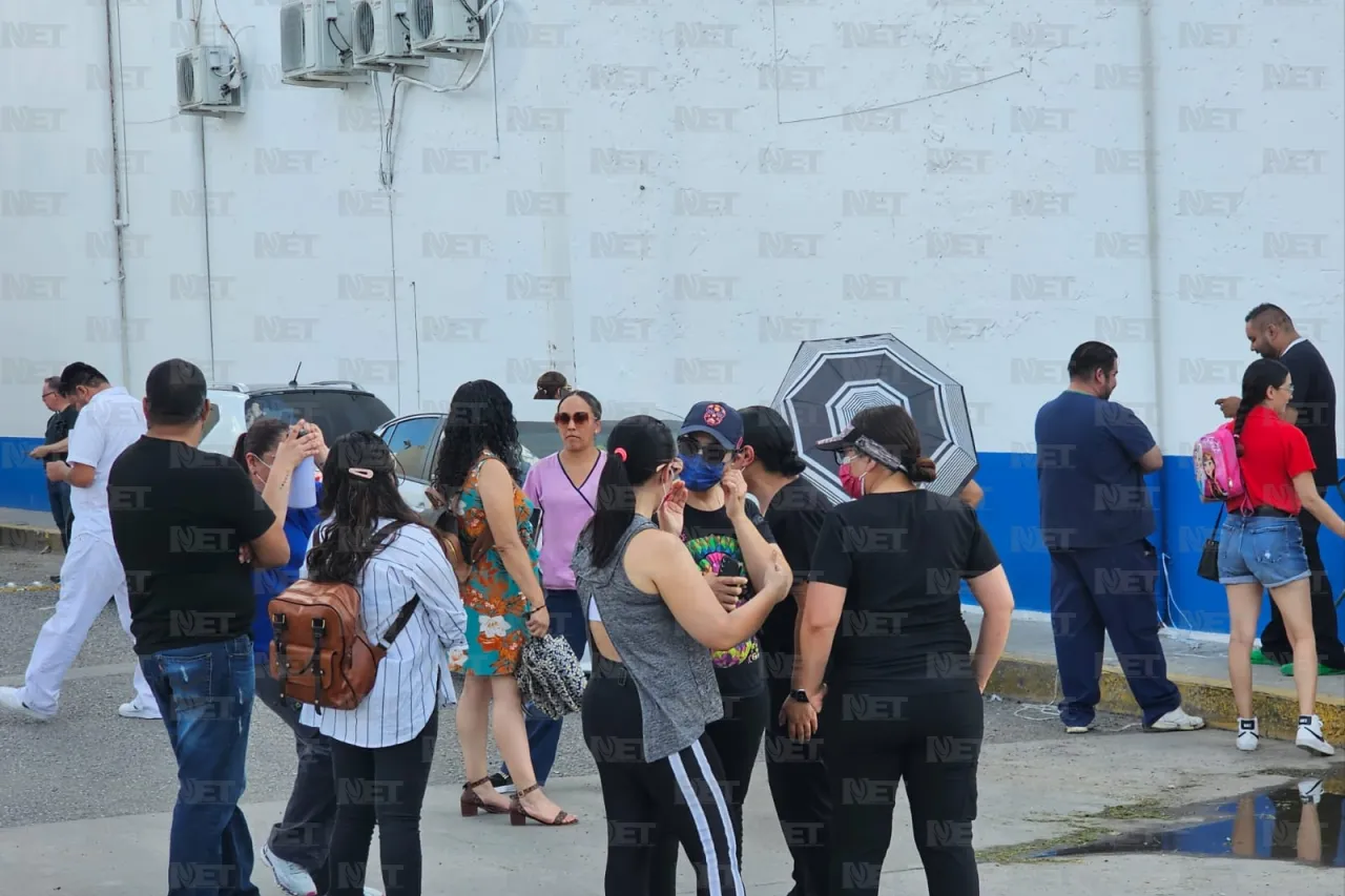 Bloquean calle trabajadores del IMSS por resultado de elección sindical