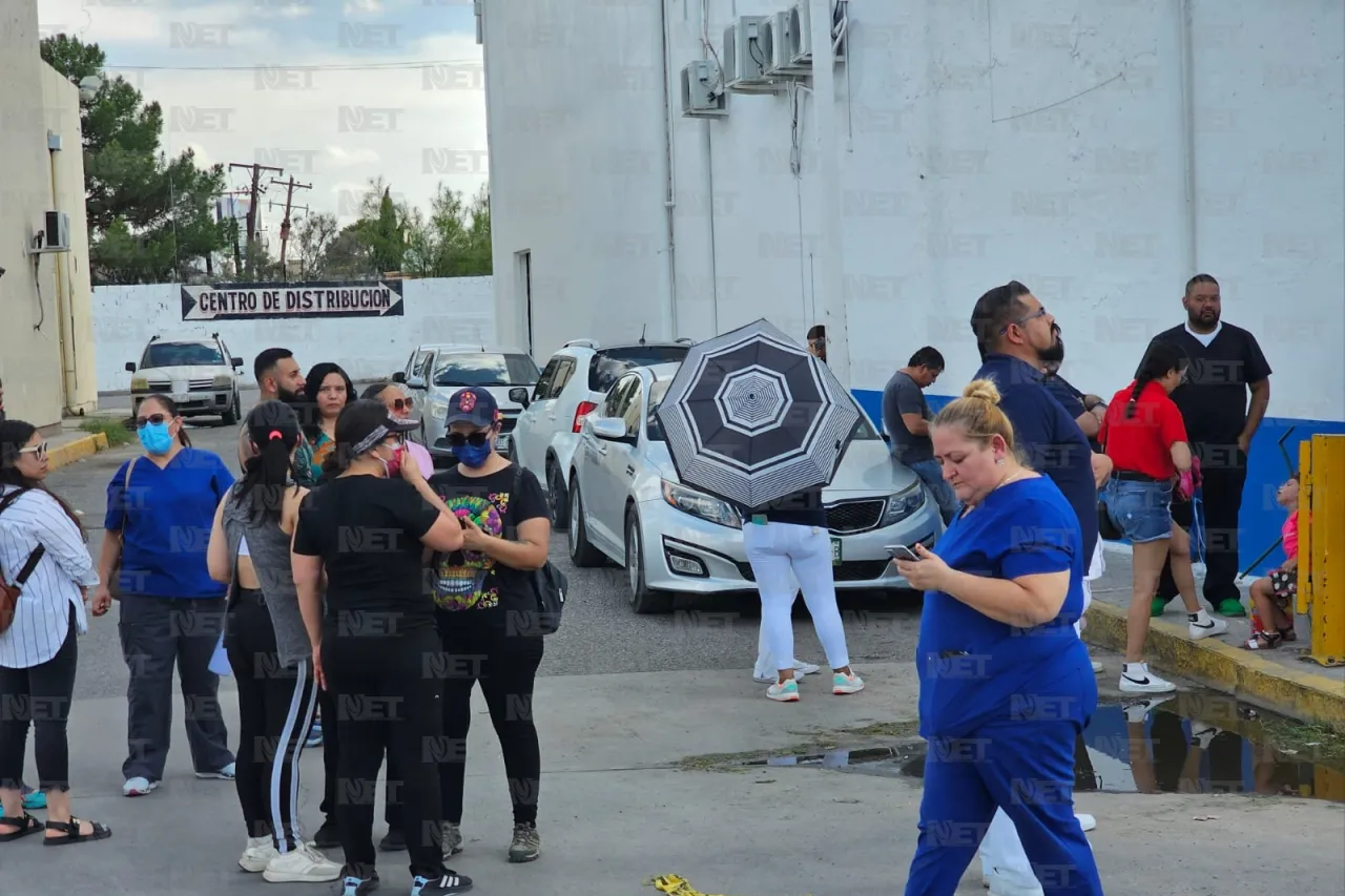 Bloquean calle trabajadores del IMSS por resultado de elección sindical