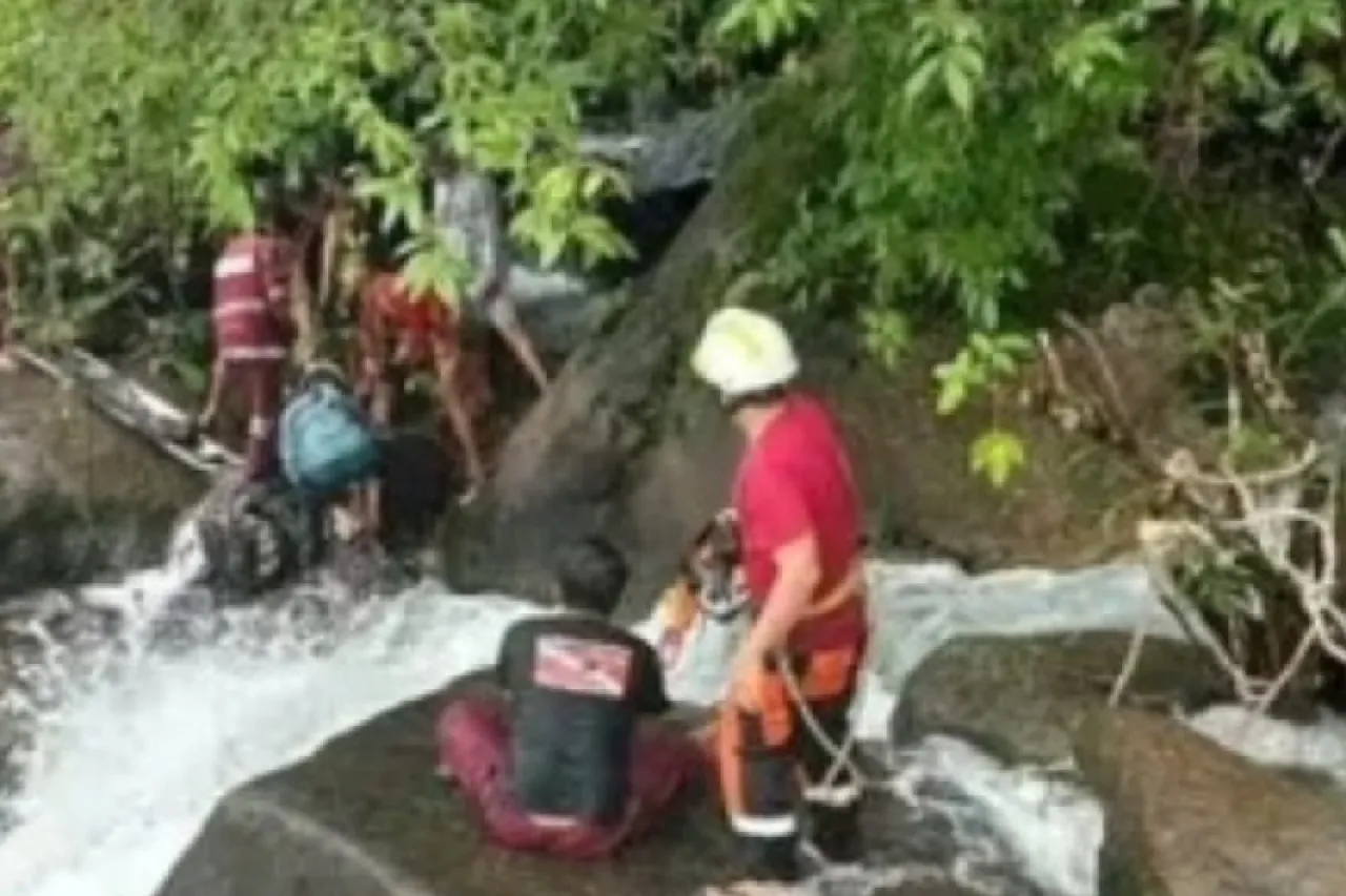 Fallece influencer de 14 años al intentar tomarse una selfie en cascada