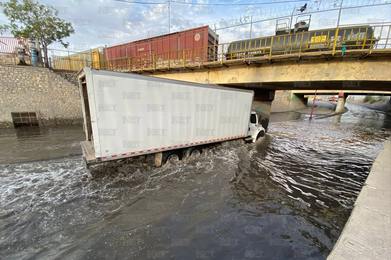 Fotos: Se vuelve a inundar paso a desnivel de la Insurgentes