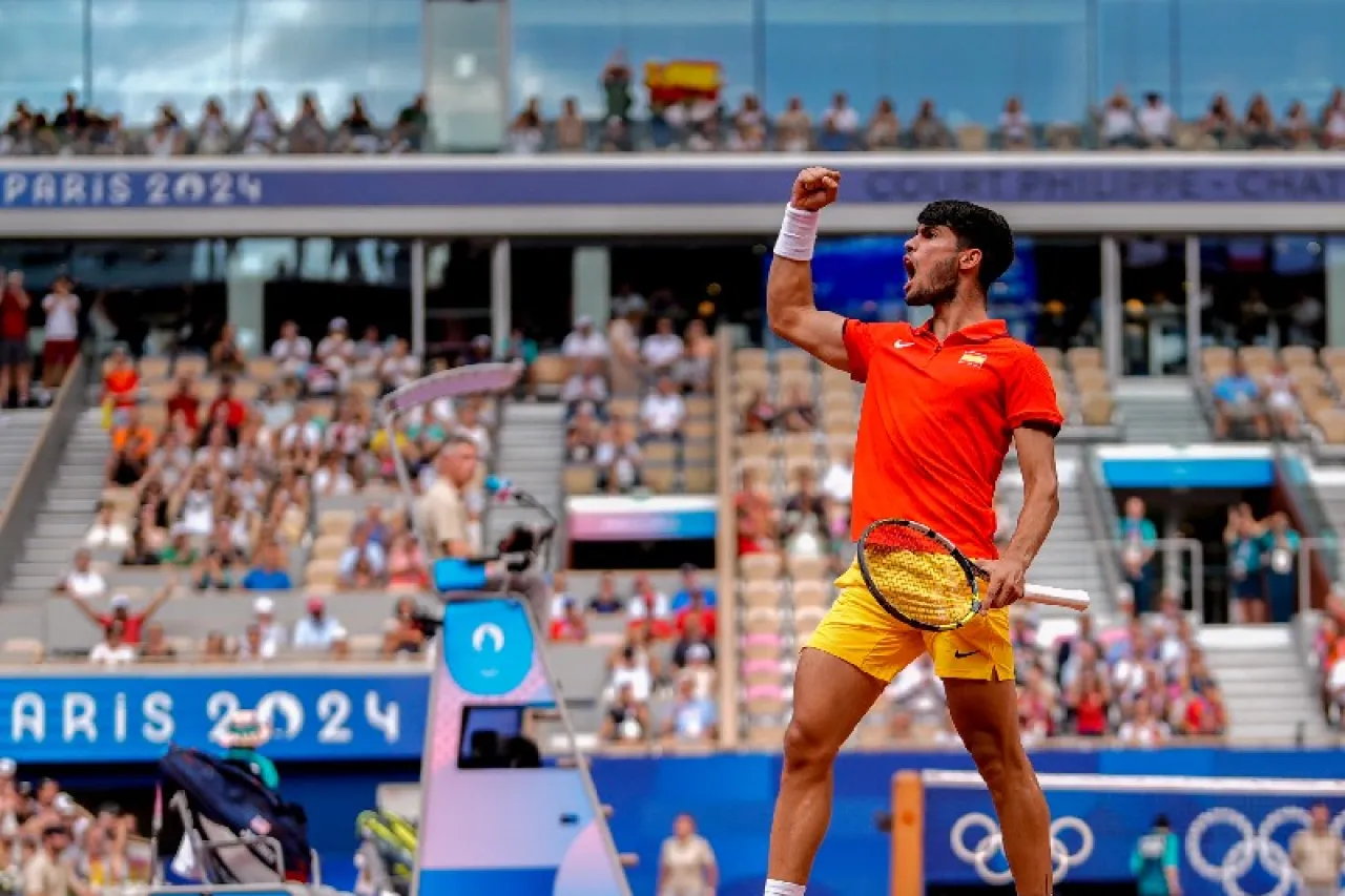 Alcaraz sigue rompiendo récords y se mete a las semifinales en el tenis