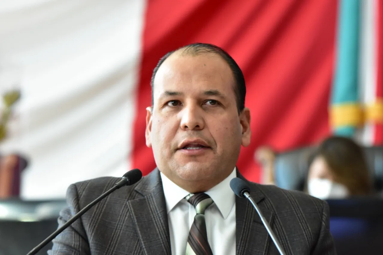 Corral pretende manipular la ley a conveniencia: Bazán