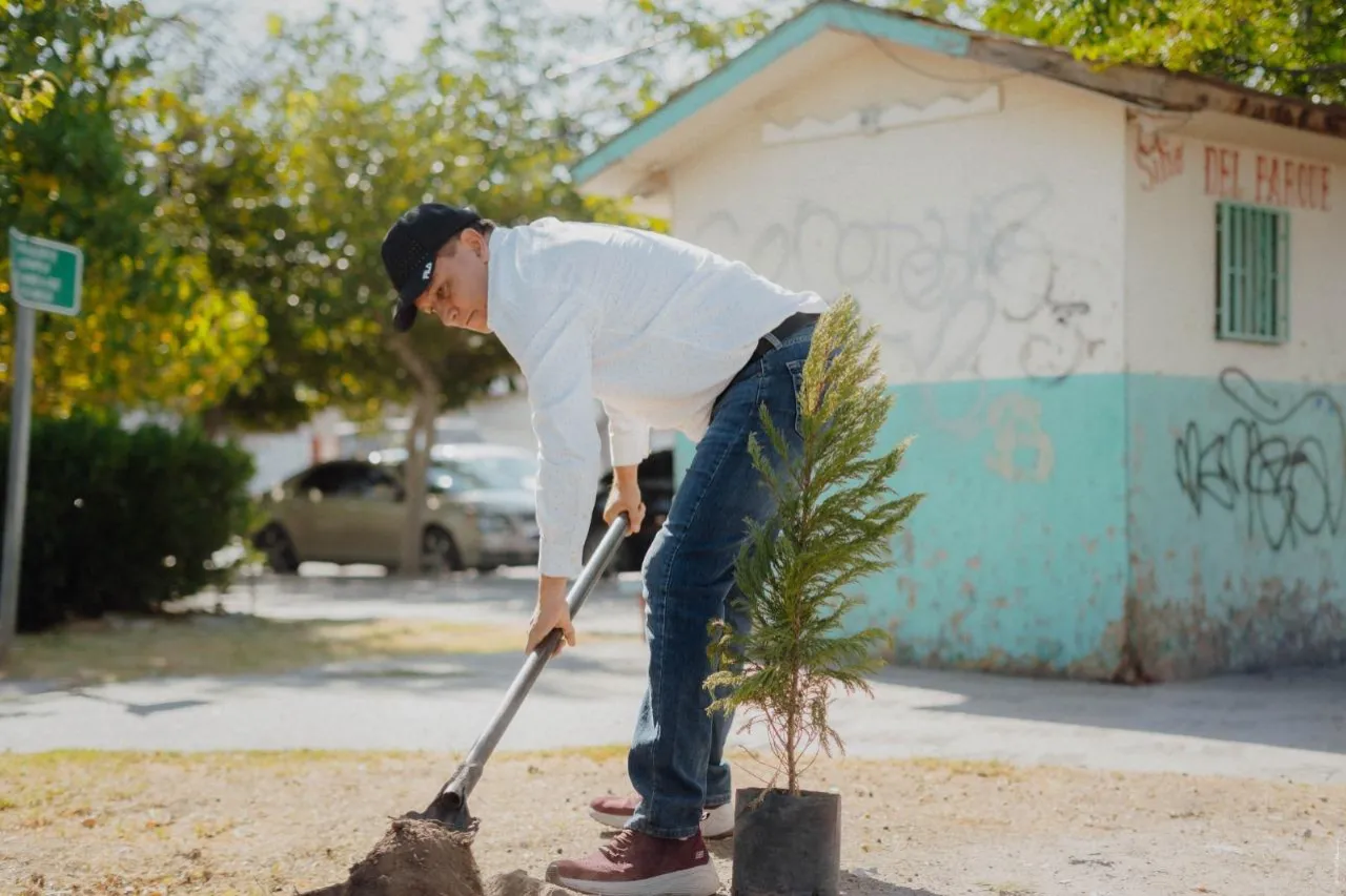 Reforesta Alejandro Pérez Cuéllar parques en Ciudad Juárez