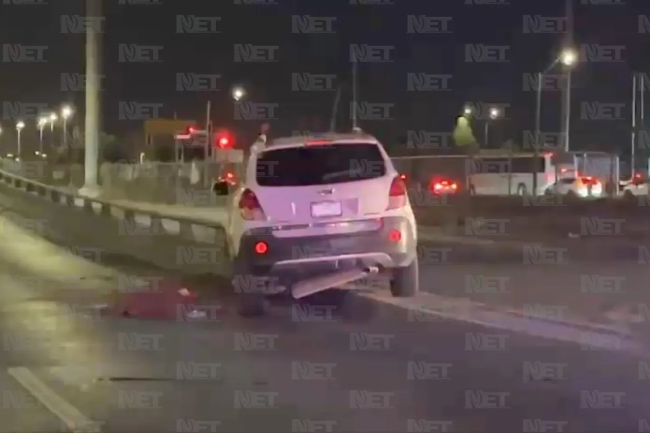 Muere mujer tras chocar contra puente en el Juan Pablo II