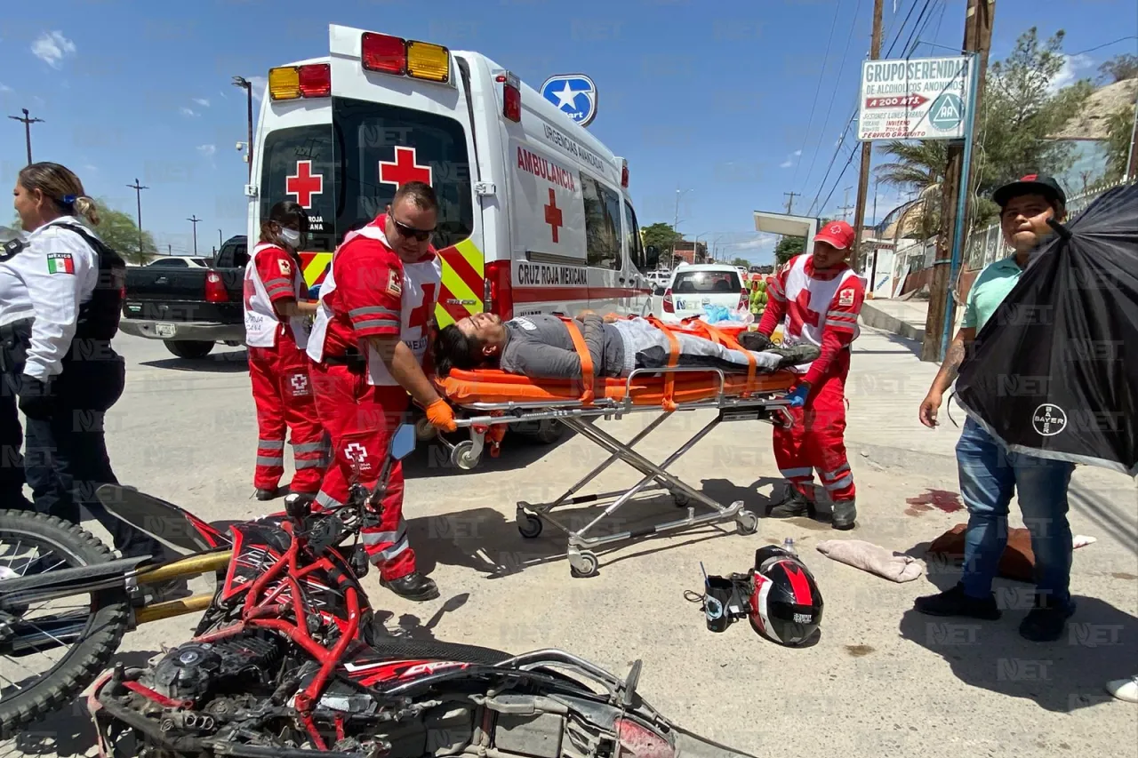 Choque entre moto y camioneta en la 16 de septiembre deja un lesionado