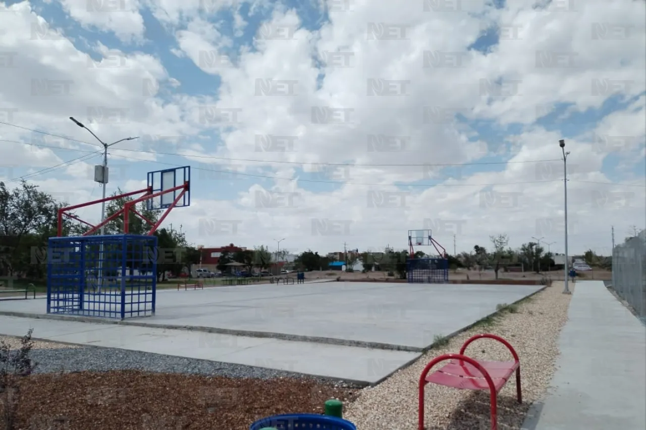Vecinos de Jardines del Valle disfrutan de un parque renovado