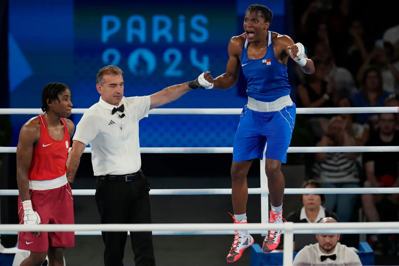 Panameña Bylon peleará por la medalla de oro en boxeo femenino de París 2024