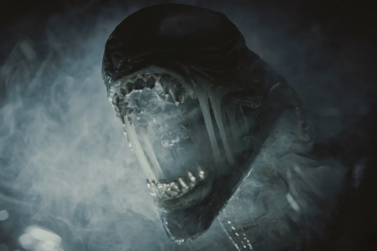 En 'Alien' luchan contra criaturas realistas y vuelven a las raíces del terror