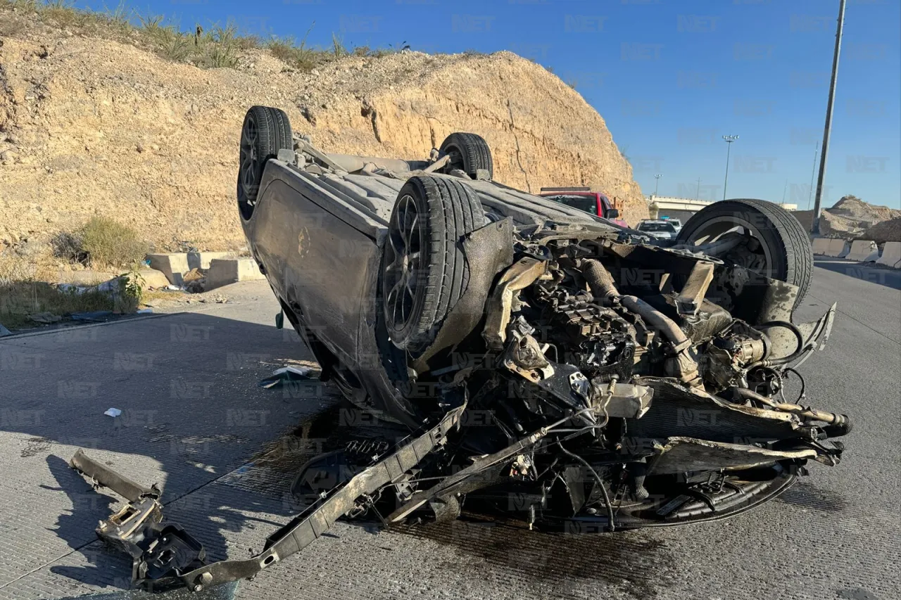 Video: Termina volcado en el Camino Real