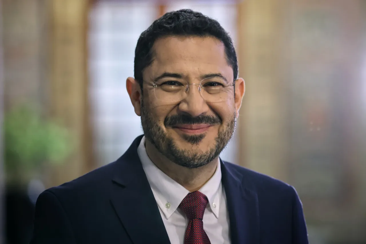 Suman 17 mil doctores del Issste que ampliarán su jornada de 6 a 8 horas