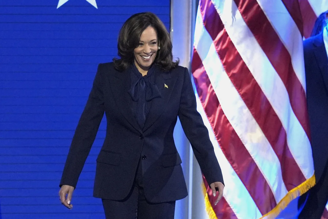 Kamala Harris acepta nominación del Partido Demócrata