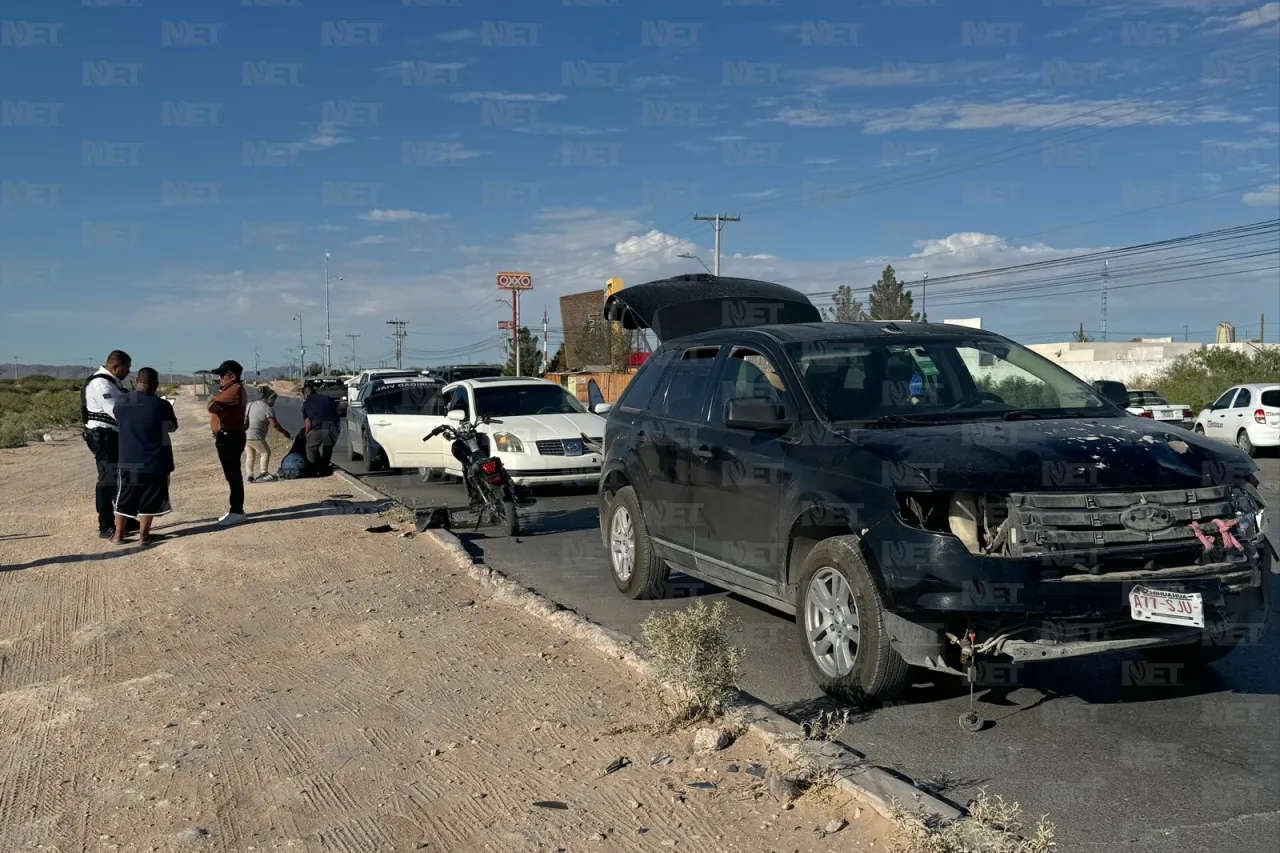 Invade carril y choca de frente a motociclista rumbo a CU