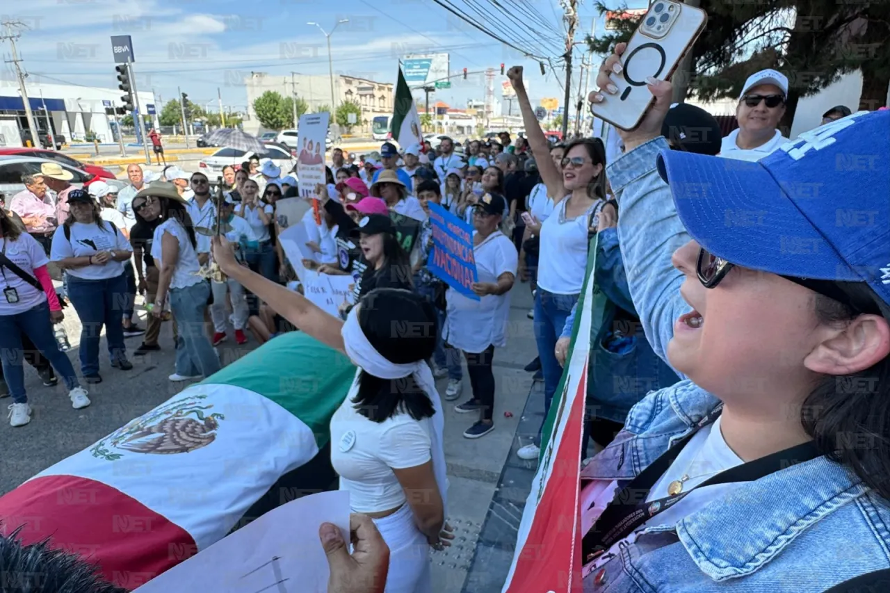 Marchan en defensa de la democracia y la independencia judicial