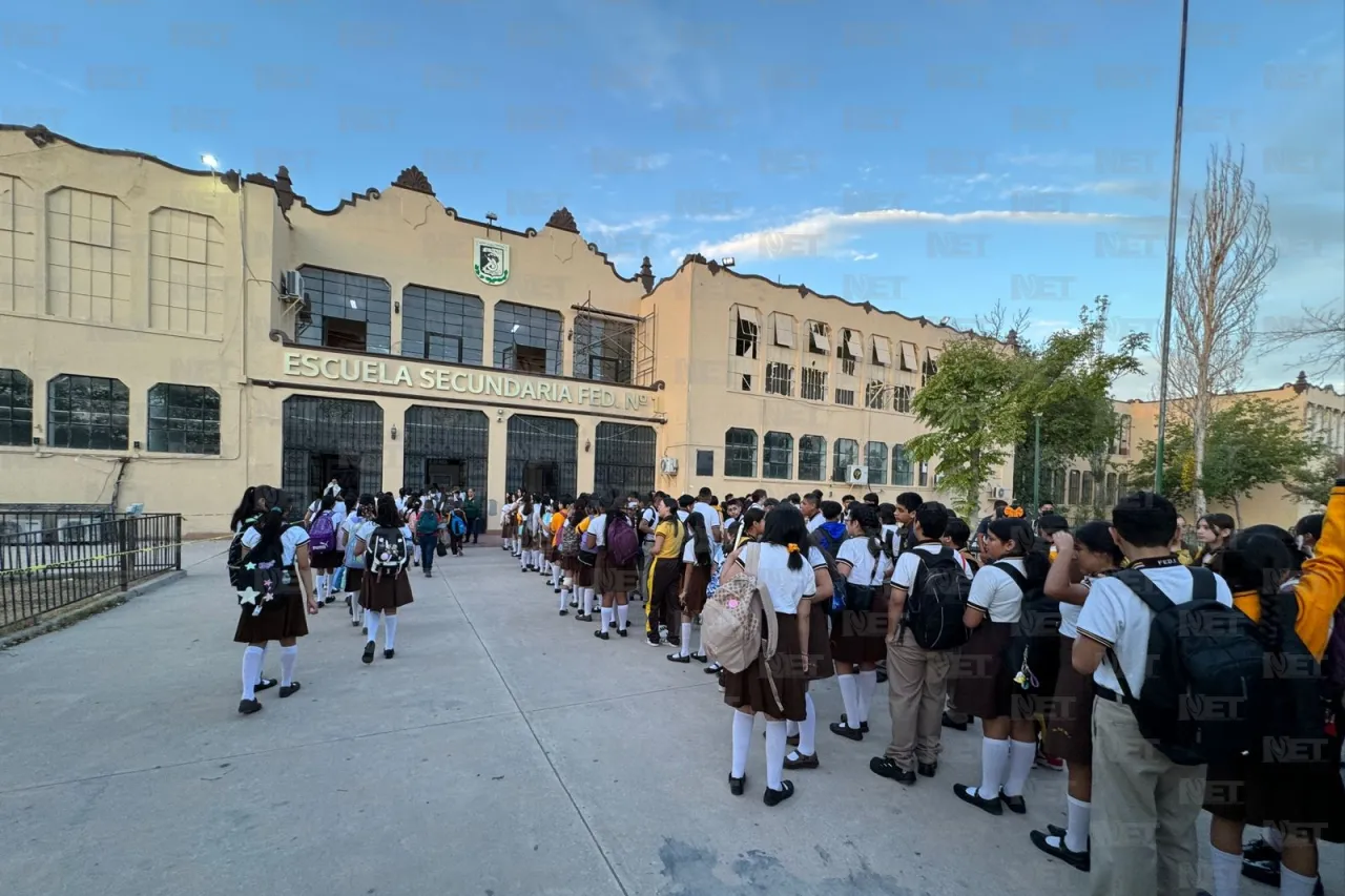 Regreso a clases causa tráfico vehicular en Juárez