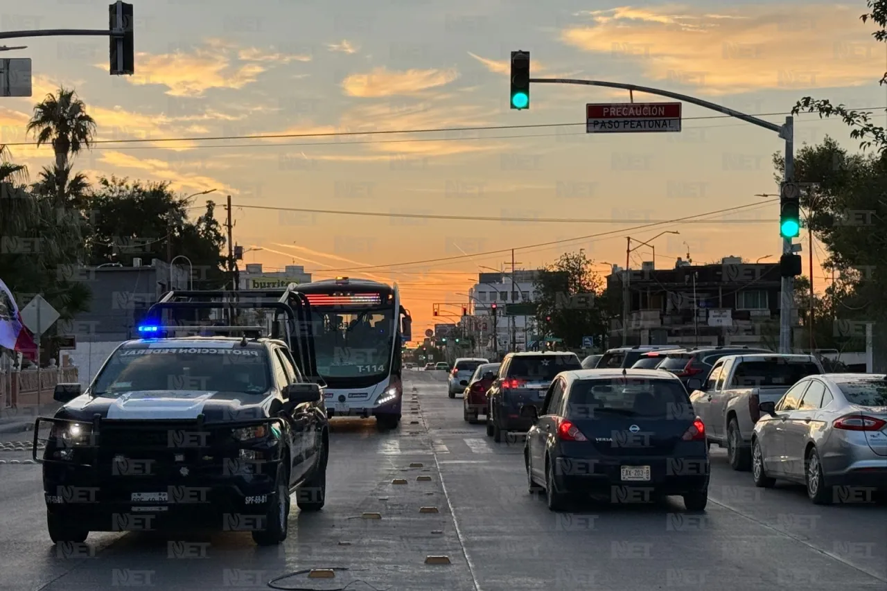 Regreso a clases causa tráfico vehicular en Juárez