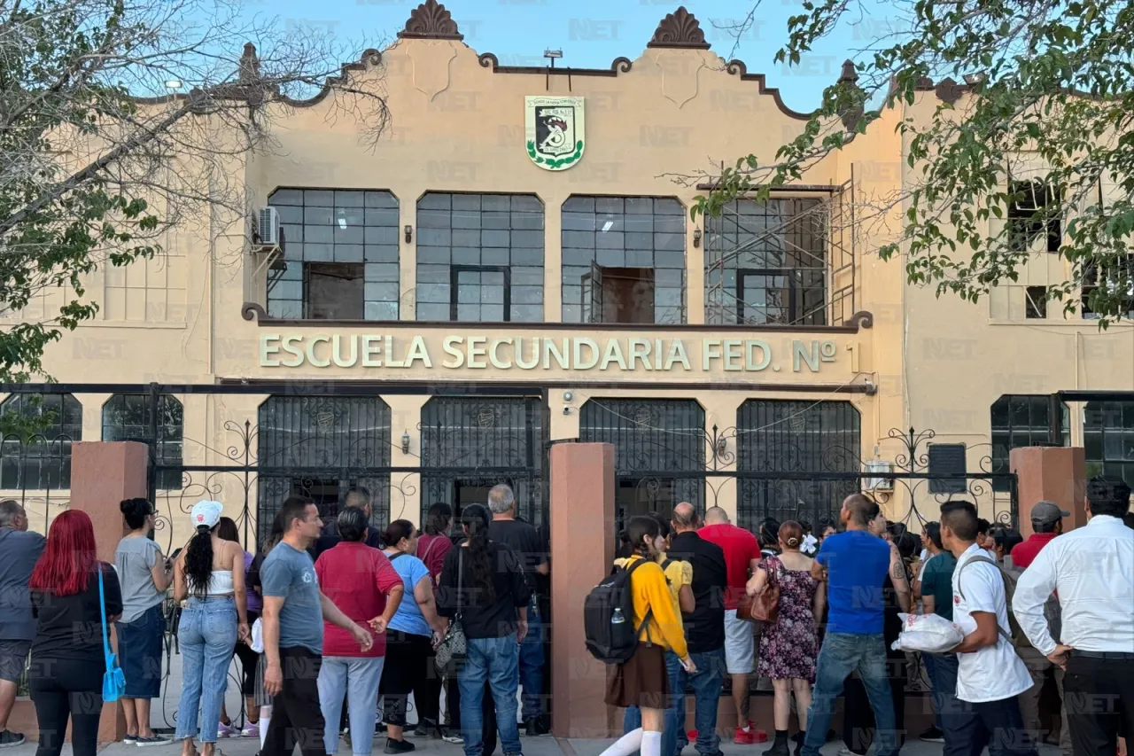 Regreso a clases causa tráfico vehicular en Juárez