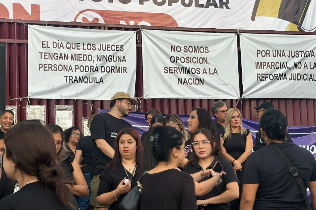 Trabajadores del Poder Judicial de la Federación hacen vigilia