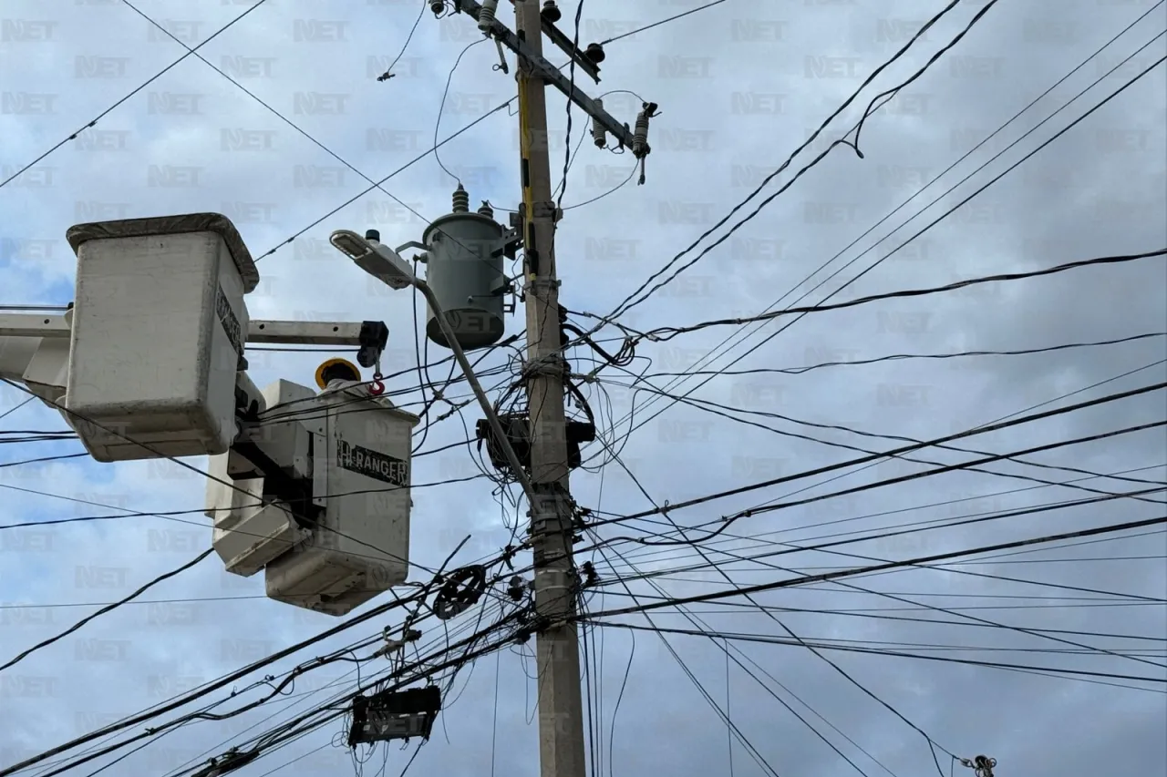 Una hora duró la luz: Vecinos de los Aztecas se quedan sin servicio otra vez