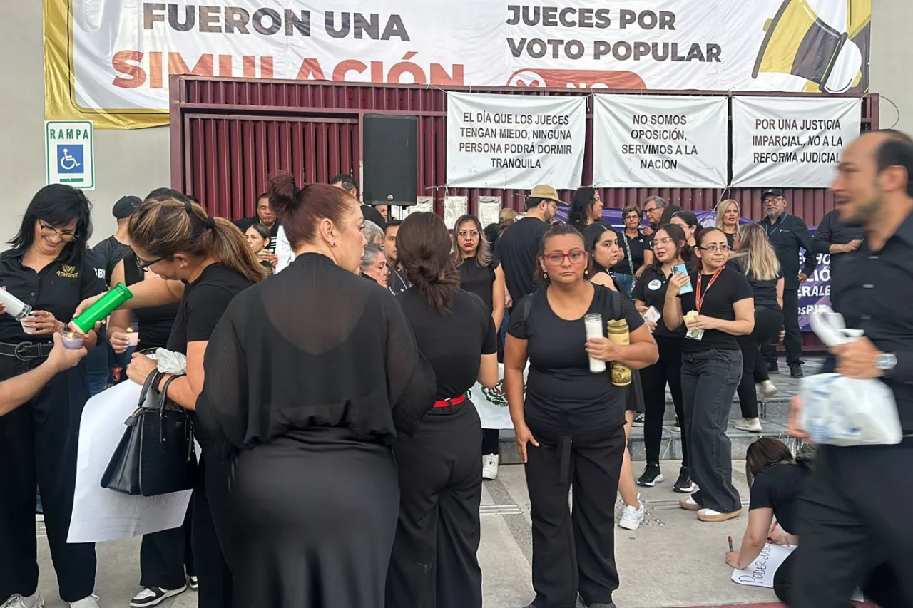 Trabajadores del Poder Judicial de la Federación hacen vigilia