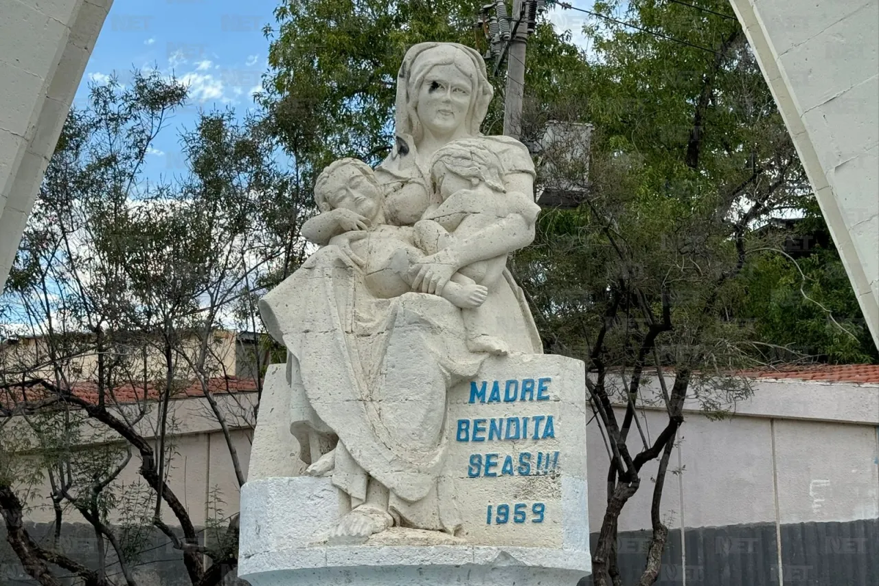 Con flores y velas despiden a Luz del Carmen, madre buscadora que falleció