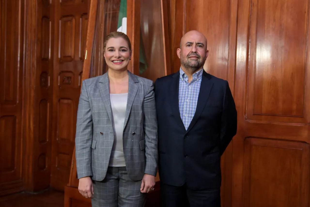 Maru Campos toma protesta a Sergio Ramírez, coordinador de Comunicación