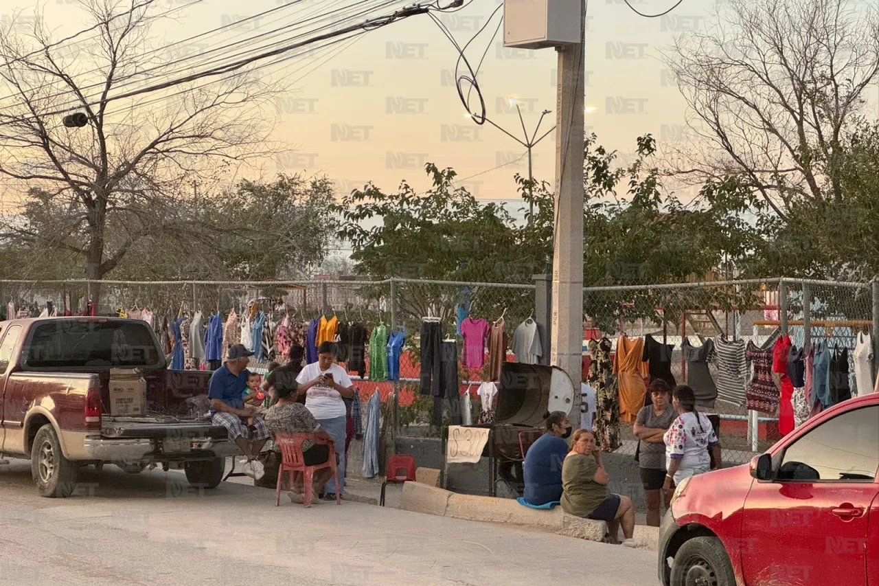 A media cuadra de mercado de segundas, acribillan a hombre