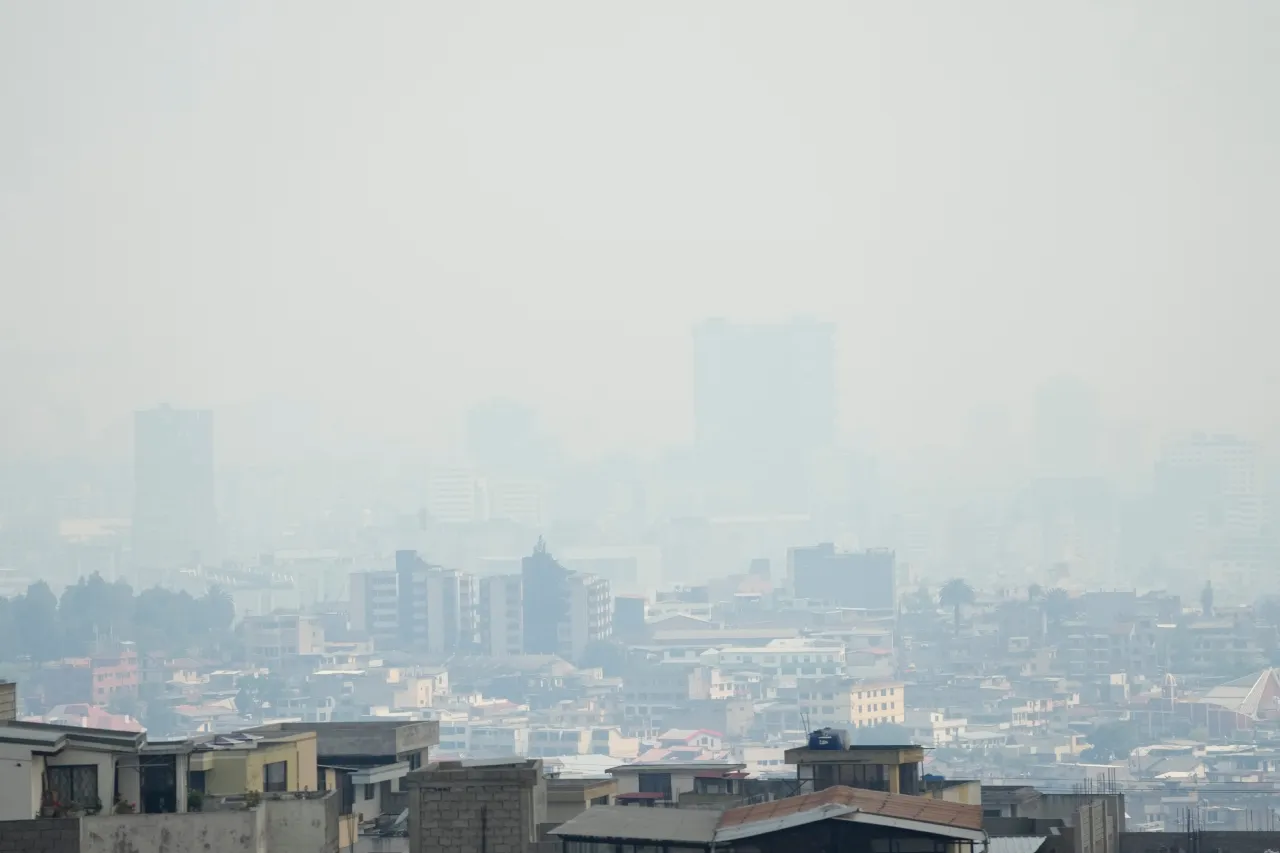 Incendios forestales en capital de Ecuador habrían sido provocados por pirómanos