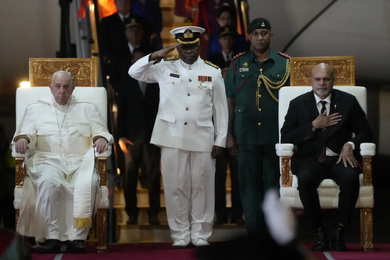 El Papa llega a Papúa Nueva Guinea