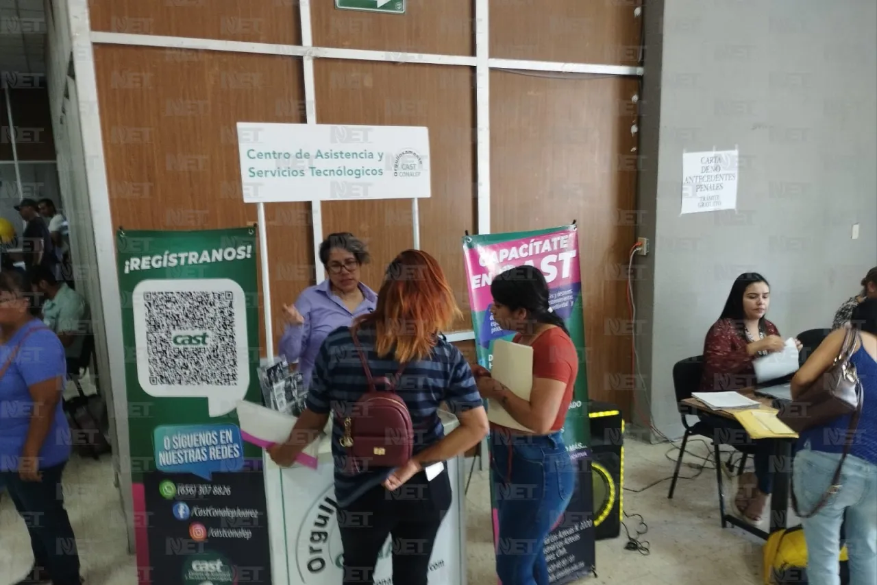 Ofertan mil 500 vacantes en Feria de Empleo en Cast Conalep