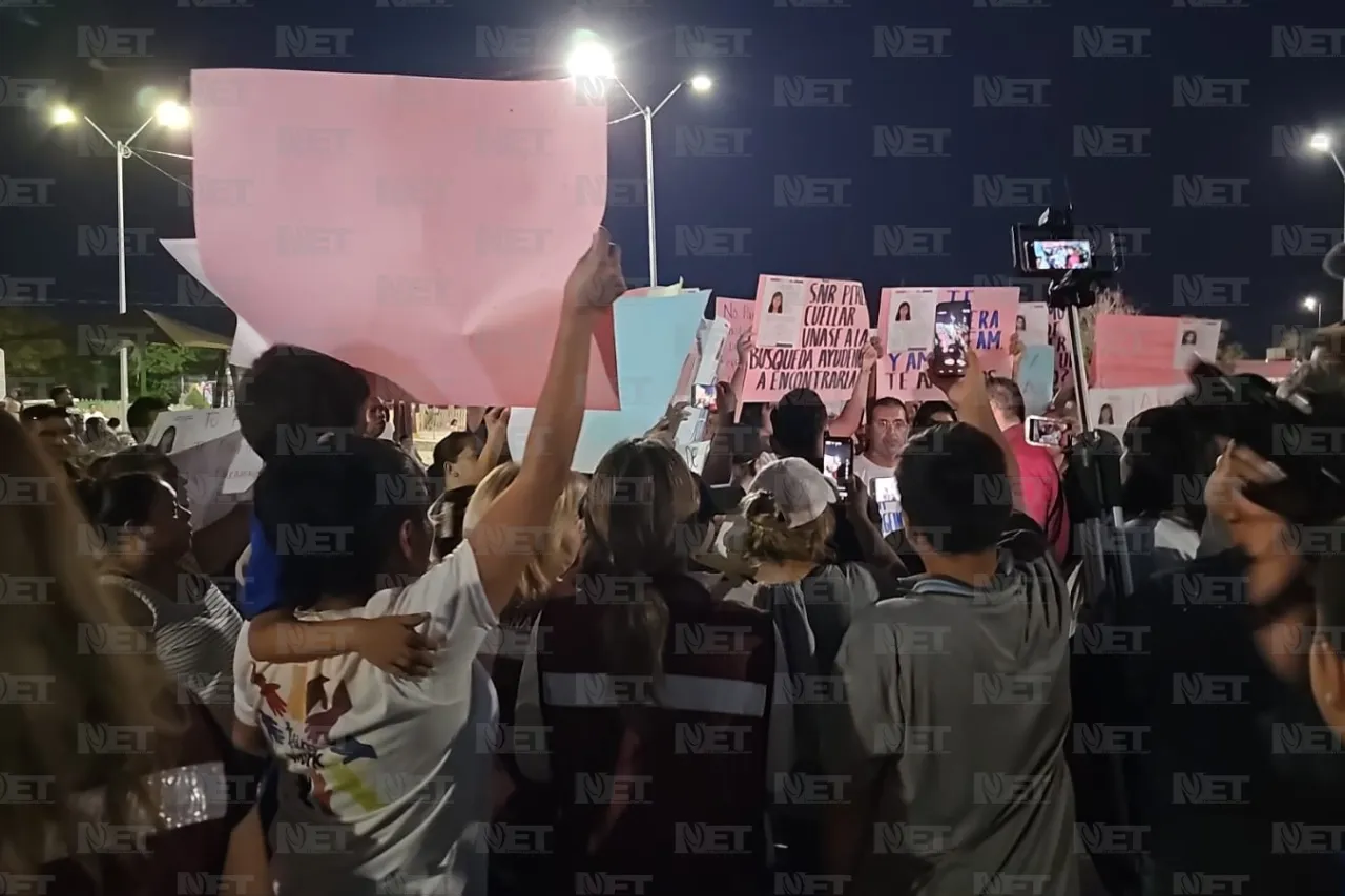 Alcalde atiende a manifestantes durante entrega de parque