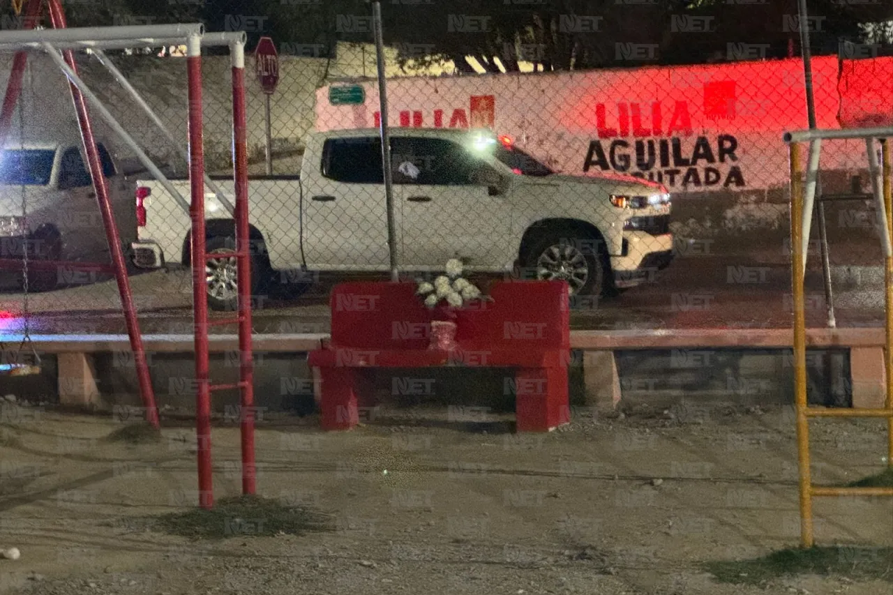 Dejan ofrenda fúnebre en el parque Santa María