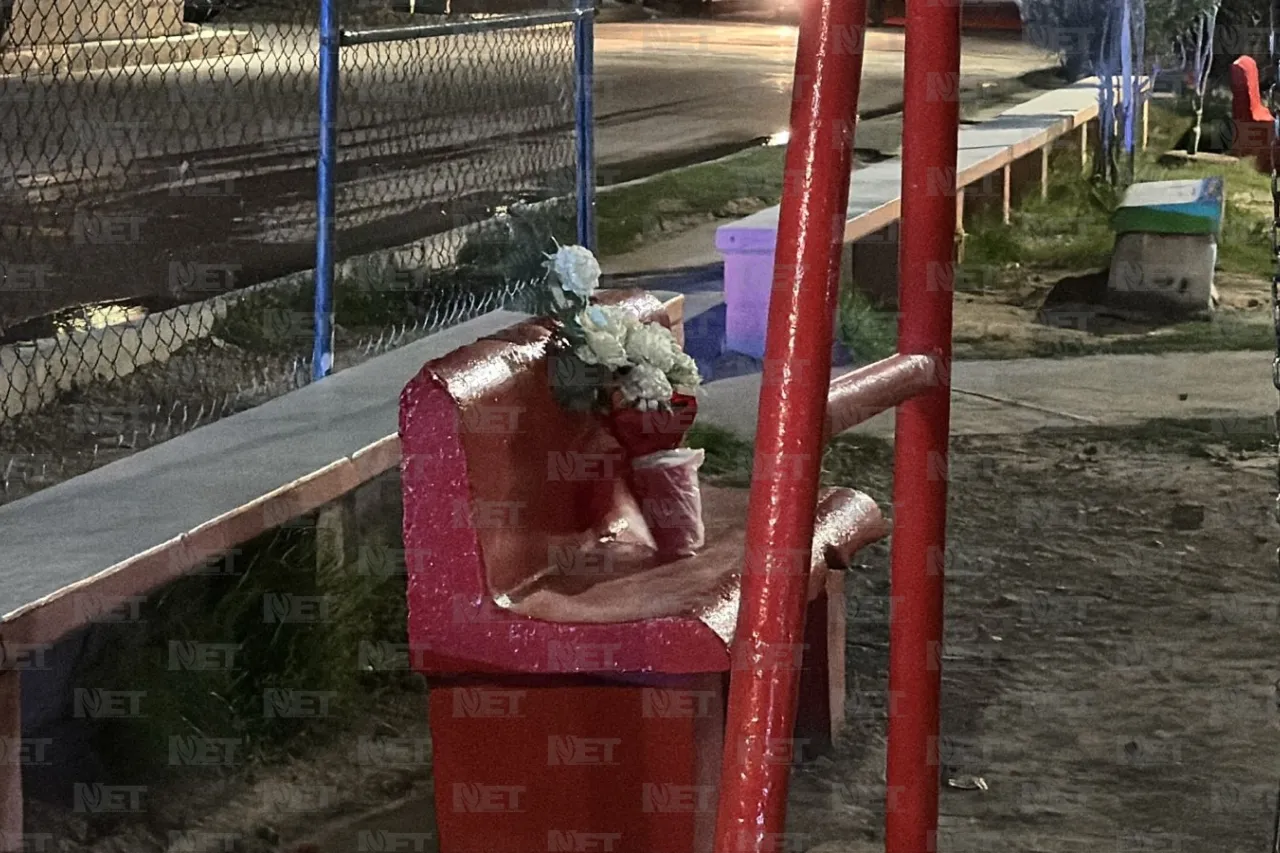 Dejan ofrenda fúnebre en el parque Santa María