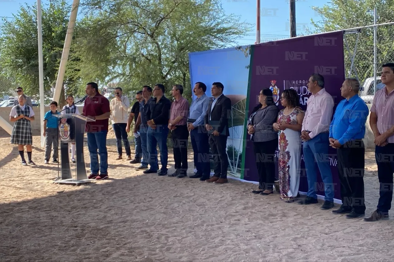 Entrega alcalde domos en escuelas primarias de Juárez