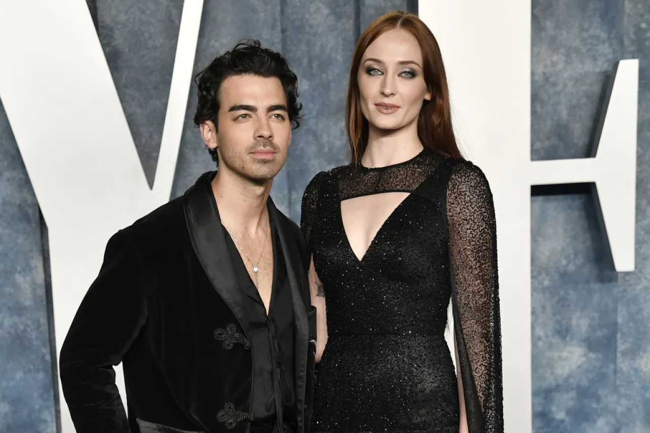 Joe Jonas y Sophie Turner están oficialmente divorciados