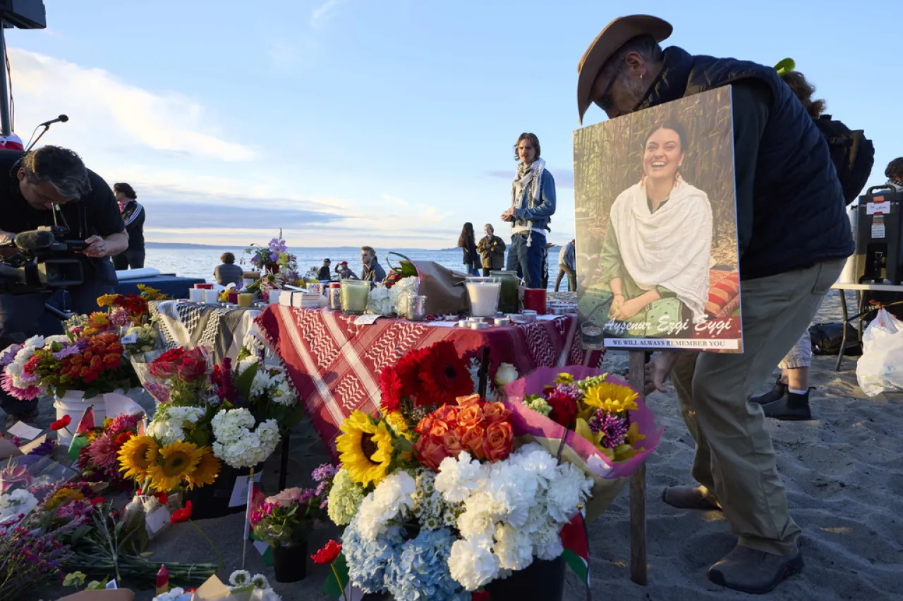 Recuerdan en Seattle a activista asesinada