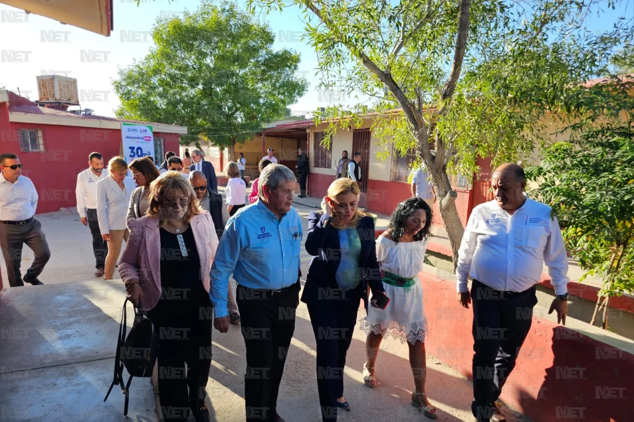 Supervisa Maru programa de comedor en escuela de Infonavit Juárez Nuevo