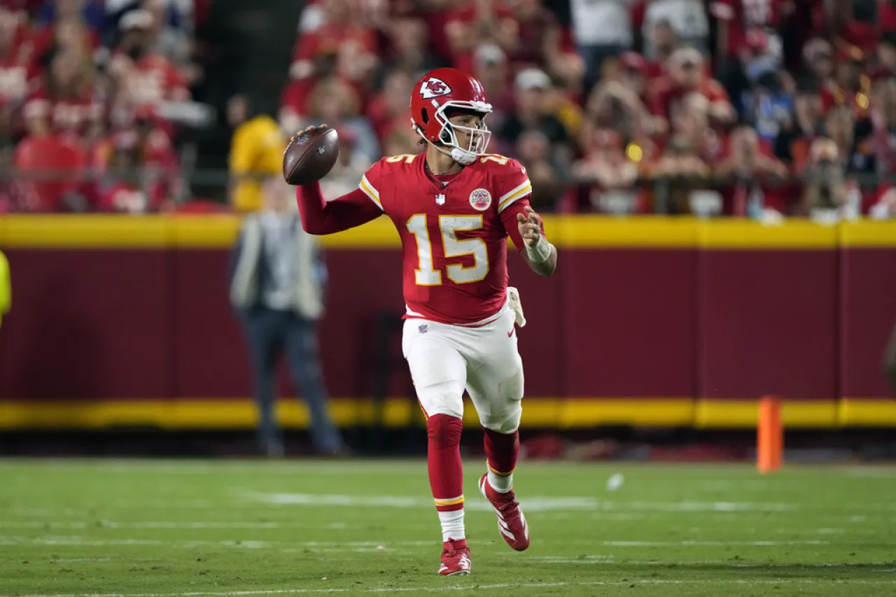 Vencen Chiefs a Bengals en emocionante partido