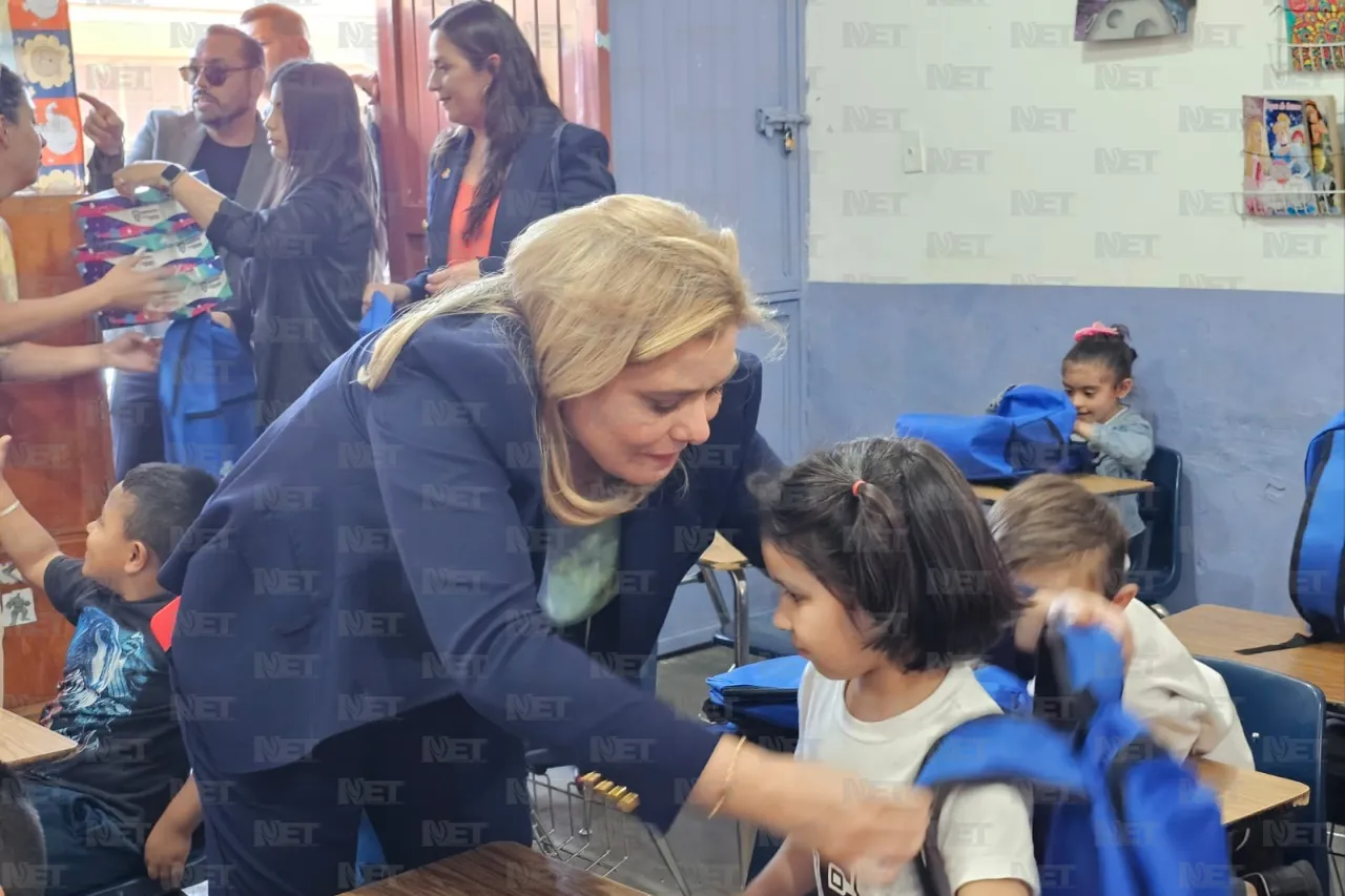 Supervisa Maru programa de comedor en escuela de Infonavit Juárez Nuevo