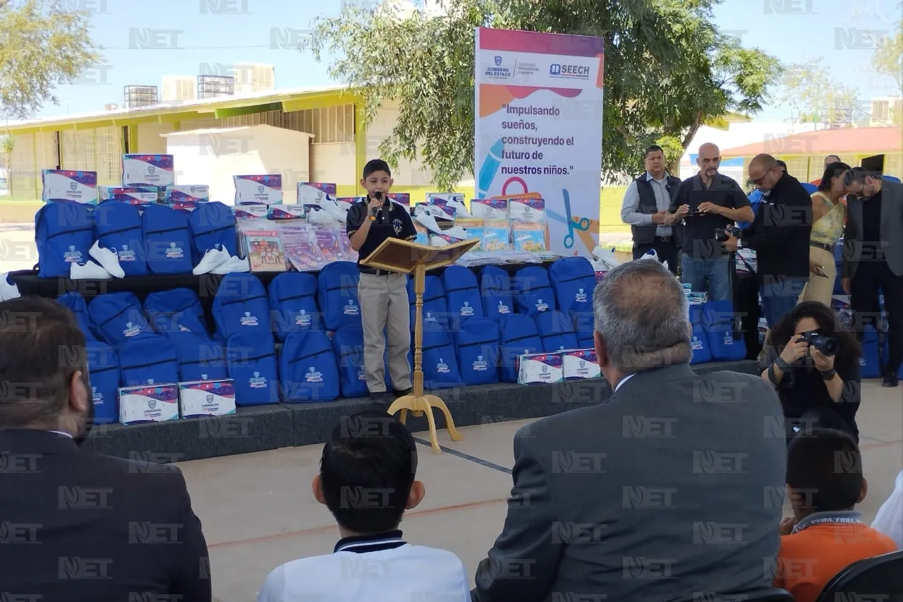 Juárez: Encabeza gobernadora entrega de kits escolares a estudiantes