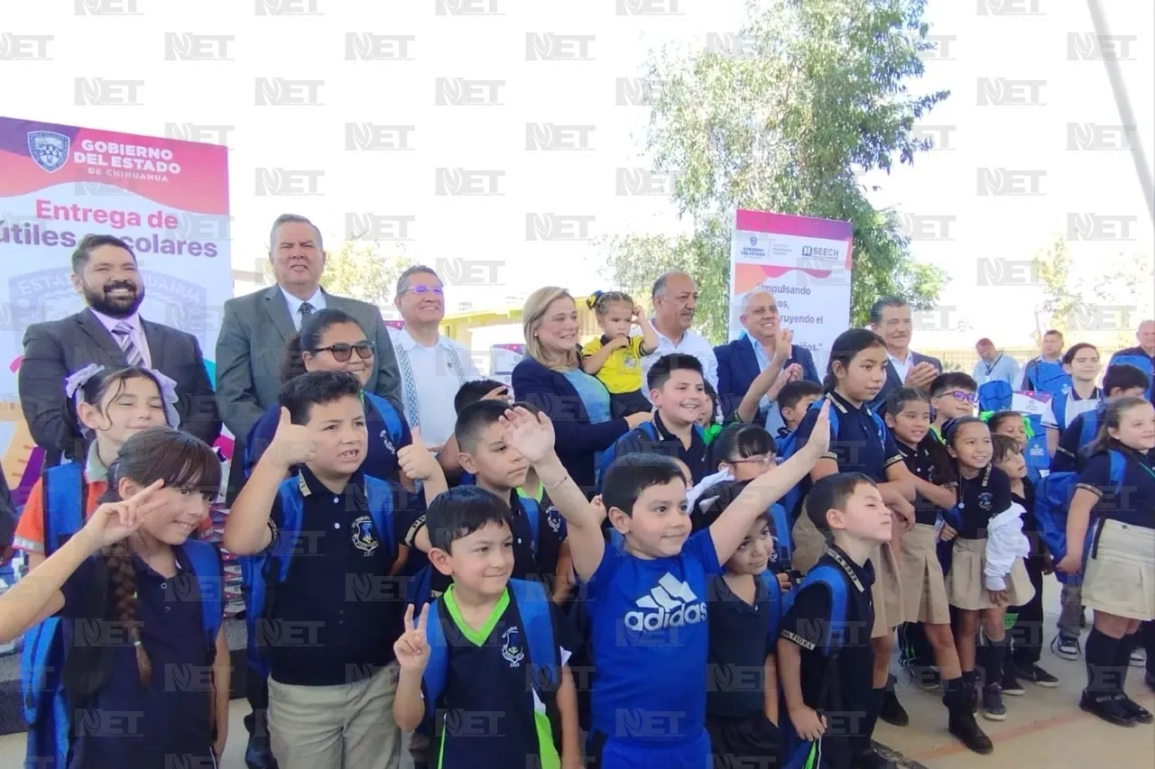 Juárez: Encabeza gobernadora entrega de kits escolares a estudiantes