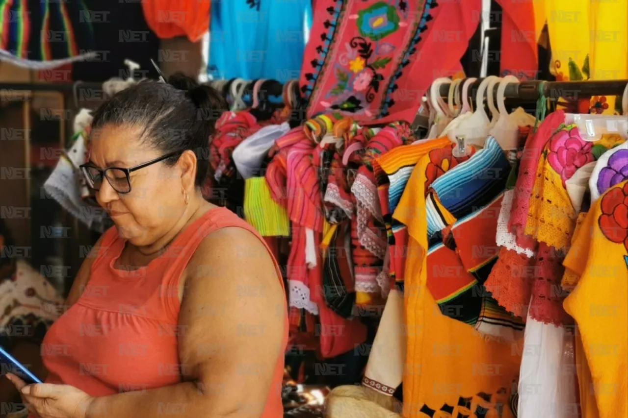 Doña Catalina viste a los juarenses con trajes típicos