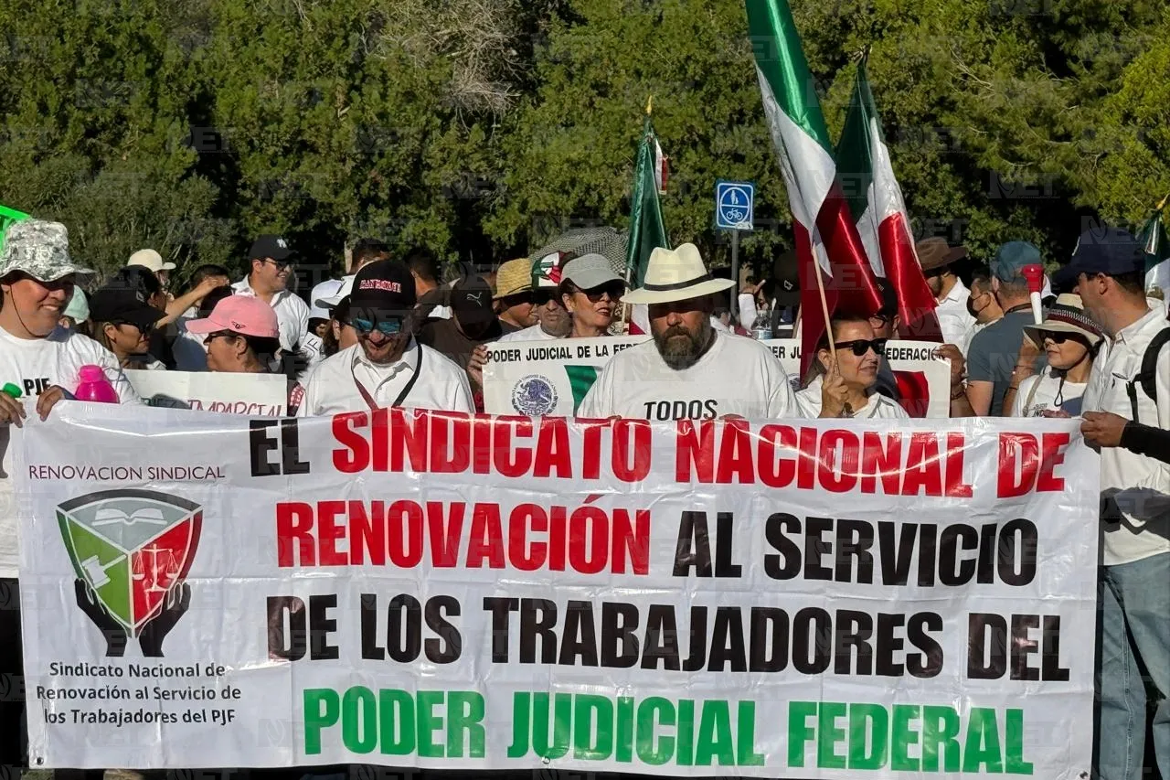 Cierran manifestantes el puente Libre en defensa del Poder Judicial