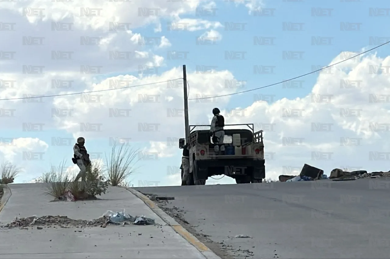 Dejan entambado en acceso al Camino Real