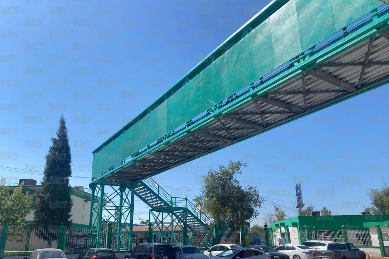 Entrega Cruz puente peatonal y calle a alumnos del Cobach 6