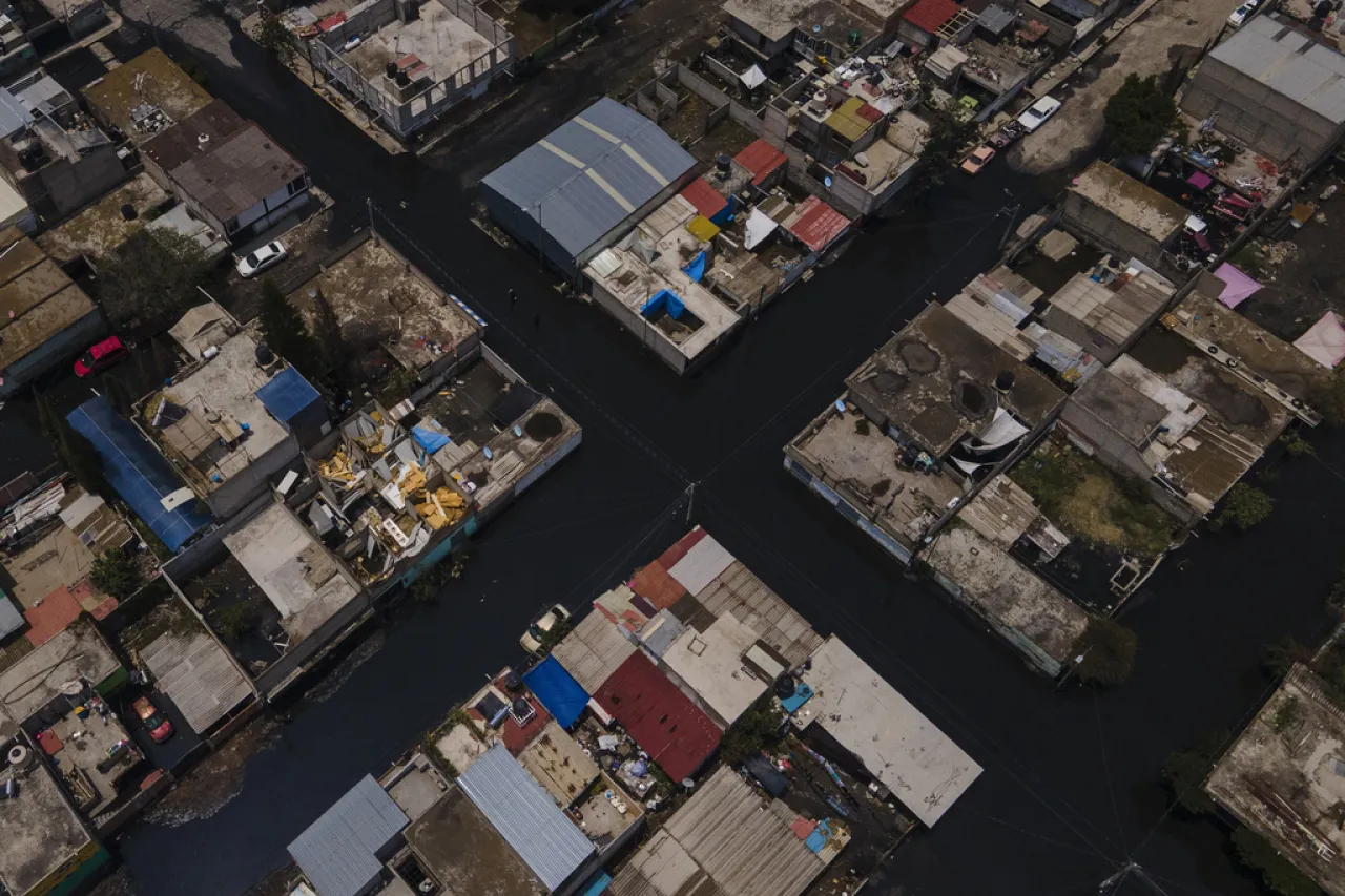 Vecinos de Chalco desesperados tras un mes inundados por aguas negras